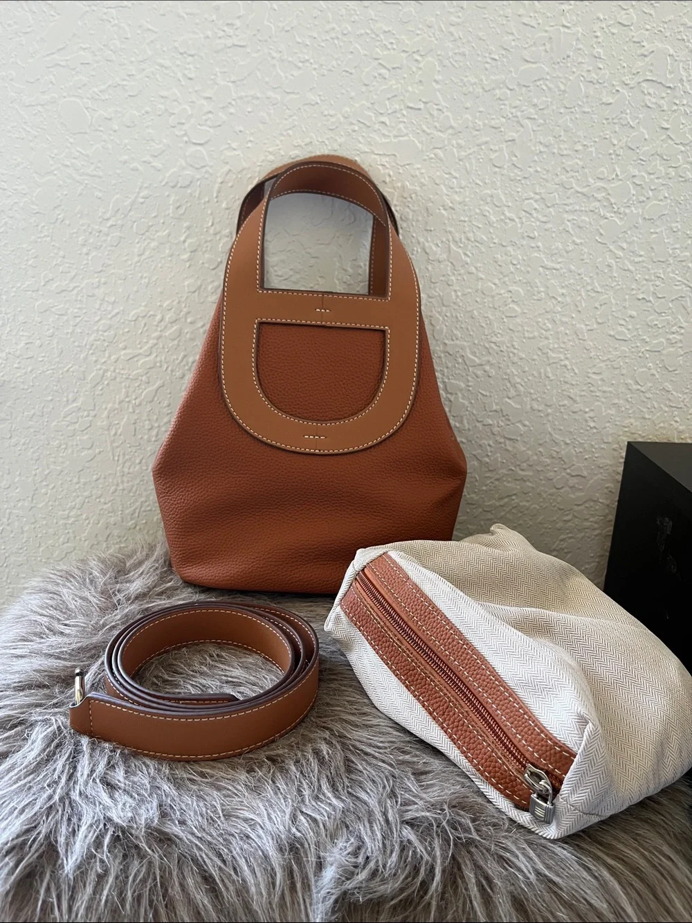 In The Loop Brown Bucket Bag - Picture 7 of 10